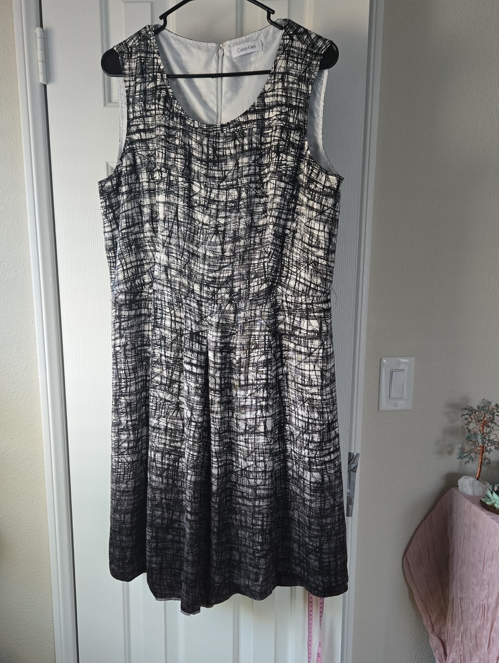 Calvin Klein Black & White Textured Sleeveless Fit-and-Flare Dress